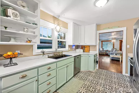 Kitchen - 805 Cherry Ave, Sumner, WA 98390 photo 2 of 3