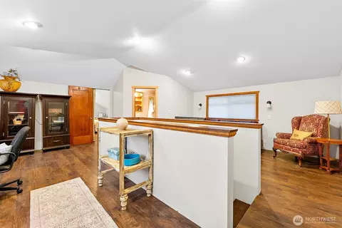Entry Way - 805 Cherry Ave, Sumner, WA 98390 photo 1 of 1