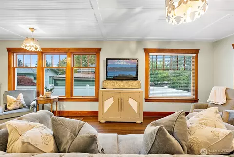 Living - 805 Cherry Ave, Sumner, WA 98390 photo 3 of 6