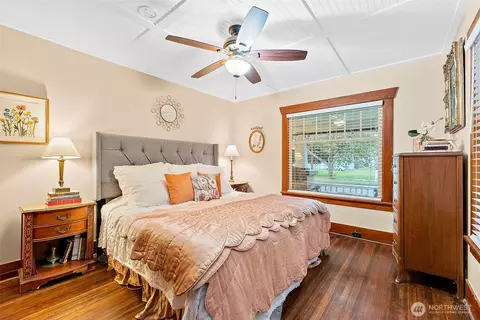 Bedroom - 805 Cherry Ave, Sumner, WA 98390 photo 3 of 5