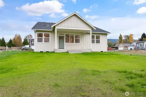 Exterior - 405 E 2nd St, Nooksack, WA 98276 photo 4 of 5