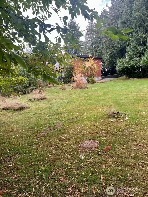 1315 N Lake Stickney Dr, Lynnwood, WA 98087