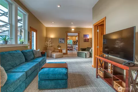 Living - 887 Laporte Rd, Eastsound, WA 98245 photo 2 of 4