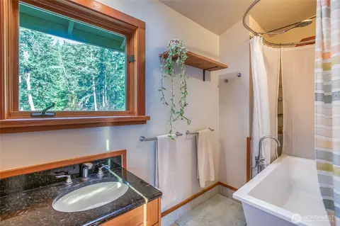 Bath - 887 Laporte Rd, Eastsound, WA 98245 photo 1 of 1