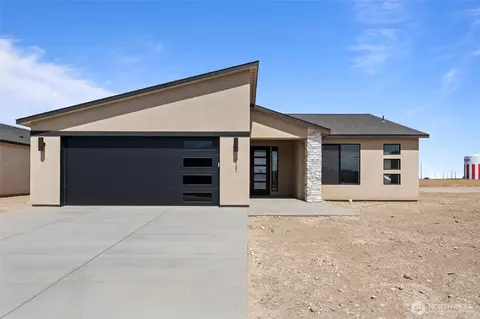 1224 E Mt Hood St, Othello, WA 99344