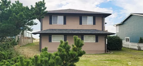 32805 G St, Ocean Park, WA 98640