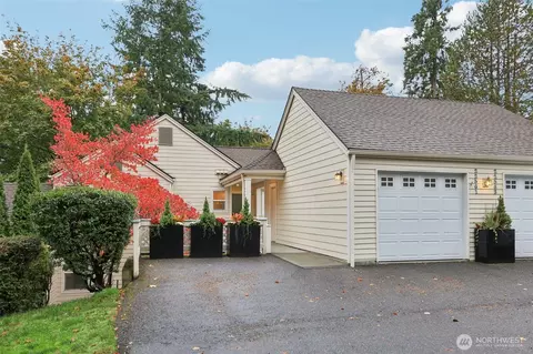 22561 SE 42nd Ter #2211, Issaquah, WA 98029