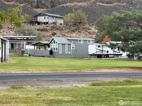 31465 Moore Rd NE #616, Coulee City, WA 99115