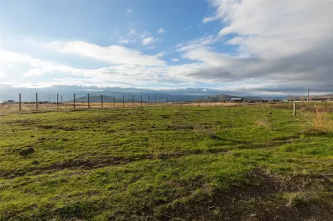 105 Greenacres Rd, Omak, WA 98841