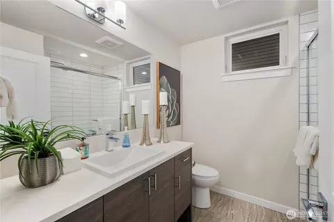 Bath - 9229 B 16th Ave SW, Seattle, WA 98106 photo 1 of 5