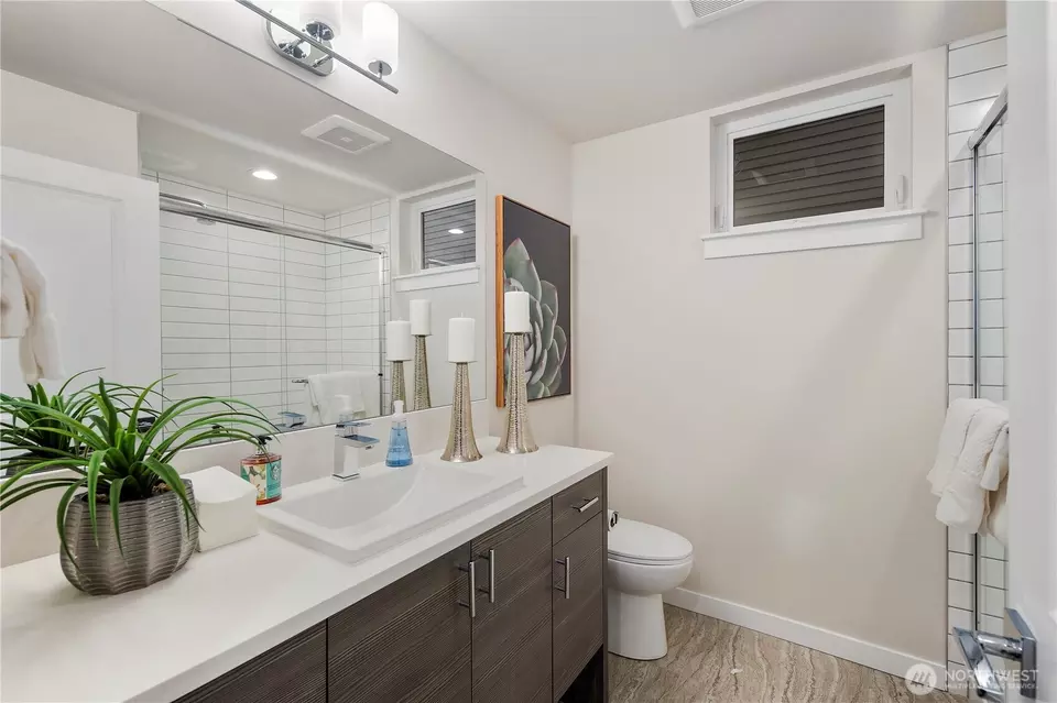 Bath - 9229 B 16th Ave SW, Seattle, WA 98106 photo 1 of 5