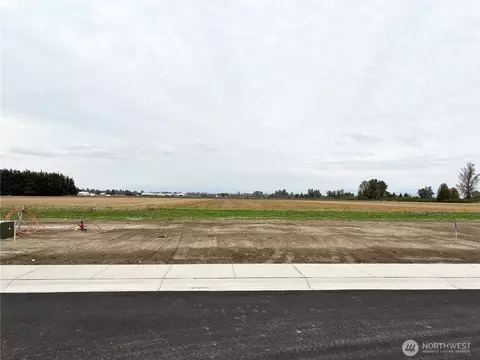 321 W 4th St, Everson, WA 98247