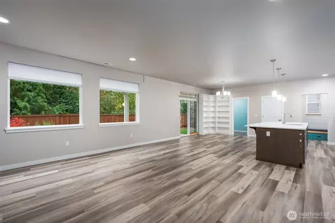 Living - 730 10th St, Sultan, WA 98294 photo 3 of 4
