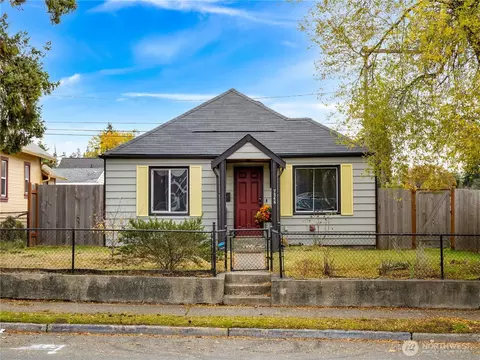7245 S Oakes St, Tacoma, WA 98409