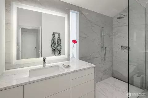 Bath - 1615 39th Ave E, Seattle, WA 98112 photo 3 of 3