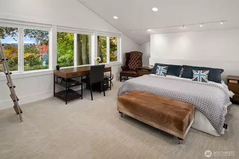 Bedroom - 1615 39th Ave E, Seattle, WA 98112 photo 1 of 3