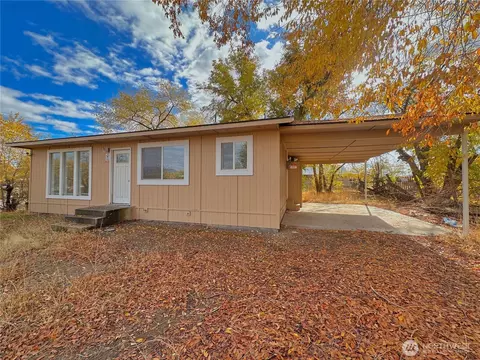 324 Railroad Ave, Omak, WA 98841