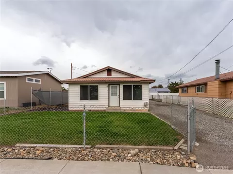 5 Delaware Ave, Rock Island, WA 98850