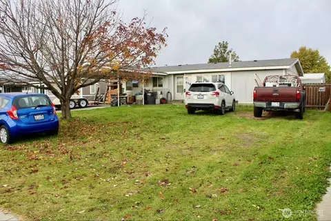 416 N Cedar Ave, Pasco, WA 99301