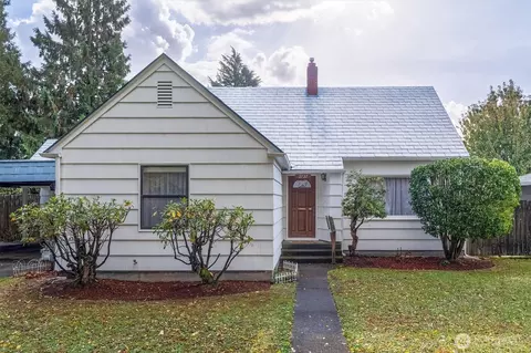 2727 Hemlock St, Longview, WA 98632