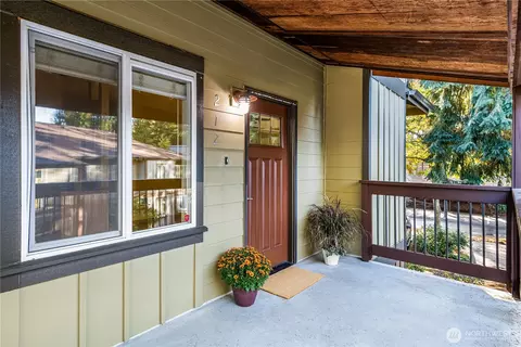 21305 48th Ave W #B212, Mountlake Terrace, WA 98043
