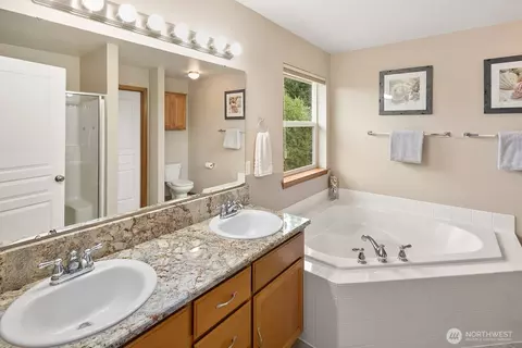 Bath - 20011 195th Ave E, Orting, WA 98360 photo 1 of 4