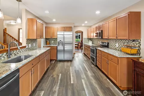 Kitchen - 20011 195th Ave E, Orting, WA 98360 photo 2 of 2