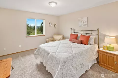 Bedroom - 20011 195th Ave E, Orting, WA 98360 photo 2 of 3