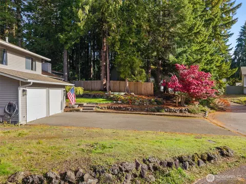 7237 Harvard Ct NW, Bremerton, WA 98311