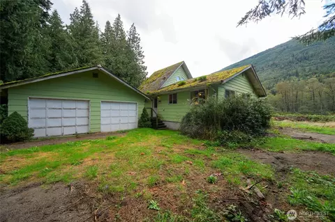 35454 Shangri La Dr, Sedro Woolley, WA 98284