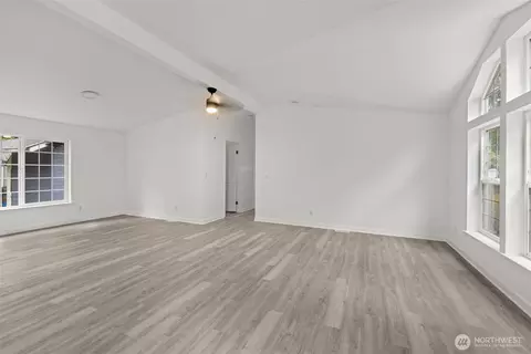 Living - 35952 Stackpole Rd, Ocean Park, WA 98640 photo 1 of 10