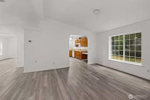 Living - 35952 Stackpole Rd, Ocean Park, WA 98640 photo 7 of 10