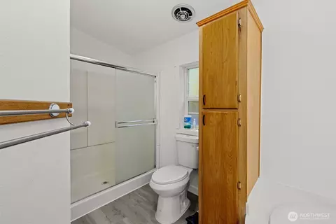 Bath - 35952 Stackpole Rd, Ocean Park, WA 98640 photo 2 of 5