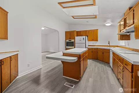 Kitchen - 35952 Stackpole Rd, Ocean Park, WA 98640 photo 5 of 5