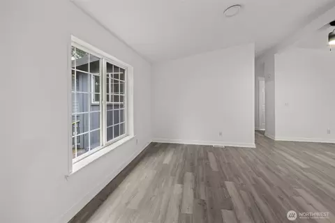 Living - 35952 Stackpole Rd, Ocean Park, WA 98640 photo 2 of 10