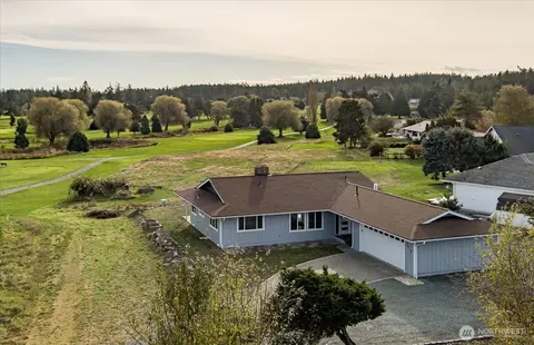 2312 Fairway Ln, Oak Harbor, WA 98277