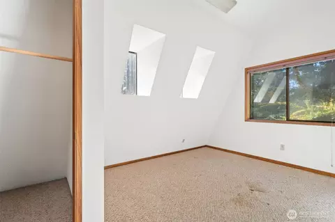 Bedroom - 426 Griffith Farm Rd, Sequim, WA 98382 photo 3 of 5