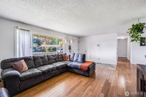 Living - 17321 Spanaway Ln E, Spanaway, WA 98387 photo 3 of 3