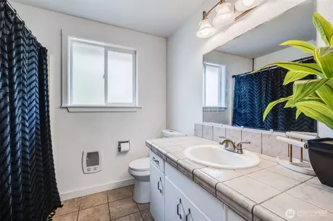 Bath - 17321 Spanaway Ln E, Spanaway, WA 98387 photo 2 of 2