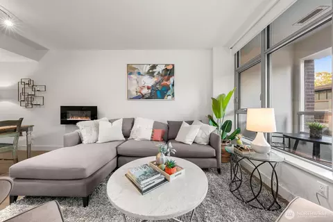 583 Battery St #309N, Seattle, WA 98121