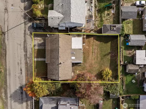 2013 E 16th St, Bremerton, WA 98310