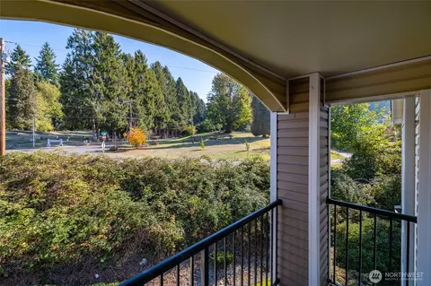 Exterior - 10709 Valley View Rd #B403, Bothell, WA 98011 photo 1 of 3