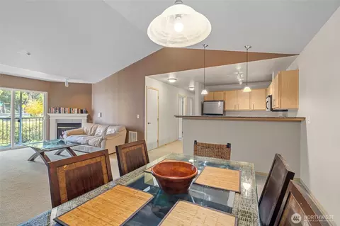 Dining - 10709 Valley View Rd #B403, Bothell, WA 98011 photo 2 of 2