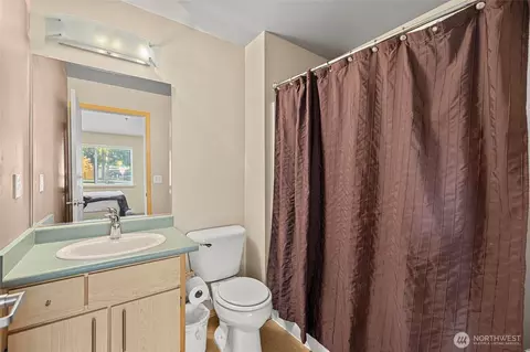 Bath - 10709 Valley View Rd #B403, Bothell, WA 98011 photo 3 of 3