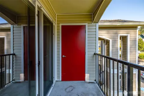 Other - 10709 Valley View Rd #B403, Bothell, WA 98011 photo 4 of 5