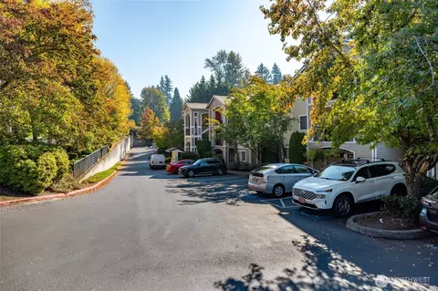 Exterior - 10709 Valley View Rd #B403, Bothell, WA 98011 photo 2 of 3