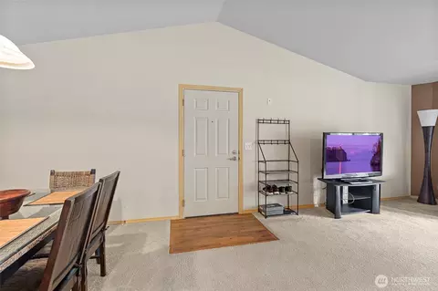Entry Way - 10709 Valley View Rd #B403, Bothell, WA 98011 photo 1 of 2