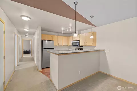 Entry Way - 10709 Valley View Rd #B403, Bothell, WA 98011 photo 2 of 2
