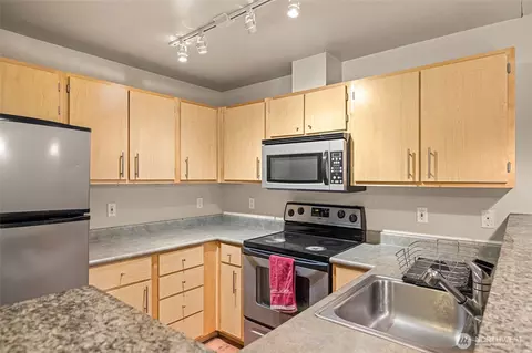 Kitchen - 10709 Valley View Rd #B403, Bothell, WA 98011 photo 1 of 4