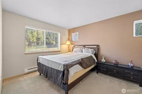Bedroom - 10709 Valley View Rd #B403, Bothell, WA 98011 photo 3 of 4